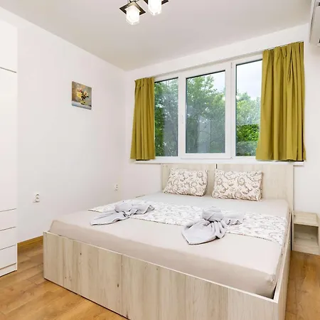 Апартамент Comfy & Modern 1br Near Mall By Flat Manаger Пловдив