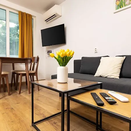 Апартамент Comfy & Modern 1br Near Mall By Flat Manаger